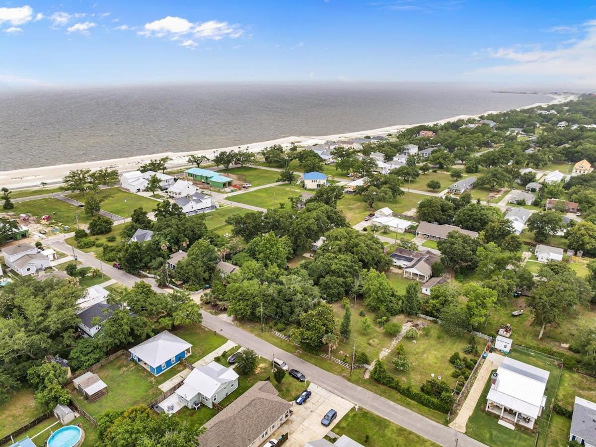 Bare Feet Bungalow -Close To Beach & Dog Friendly Gulfport Luaran gambar