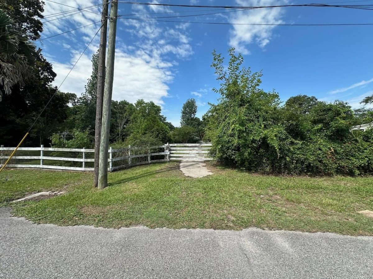 Bare Feet Bungalow -Close To Beach & Dog Friendly Gulfport Luaran gambar