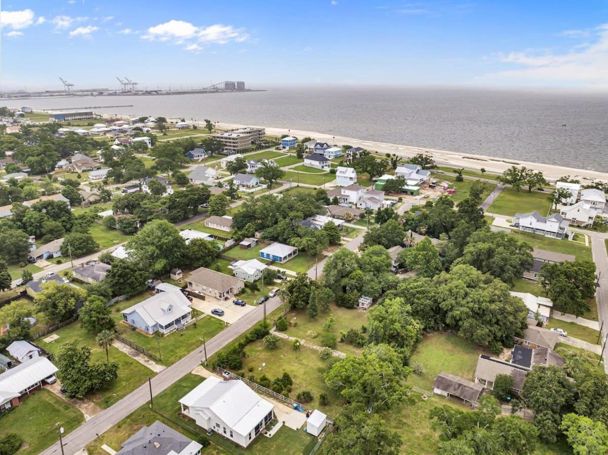 Bare Feet Bungalow -Close To Beach & Dog Friendly Gulfport Luaran gambar